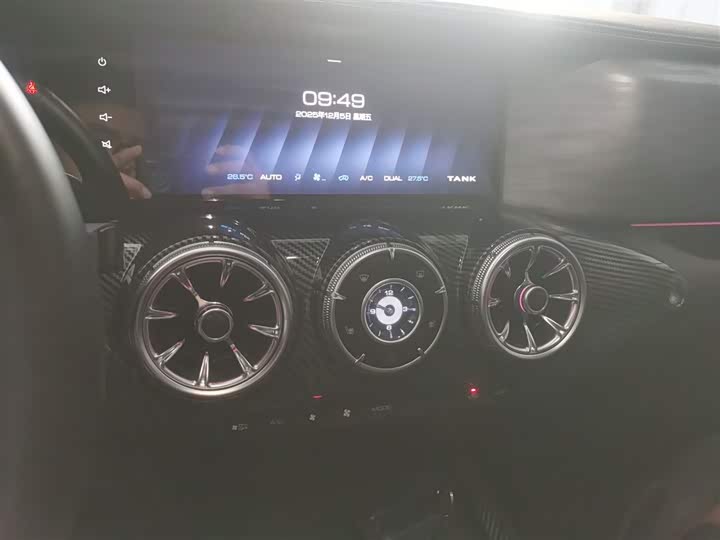 Фото 13 - Tank 300