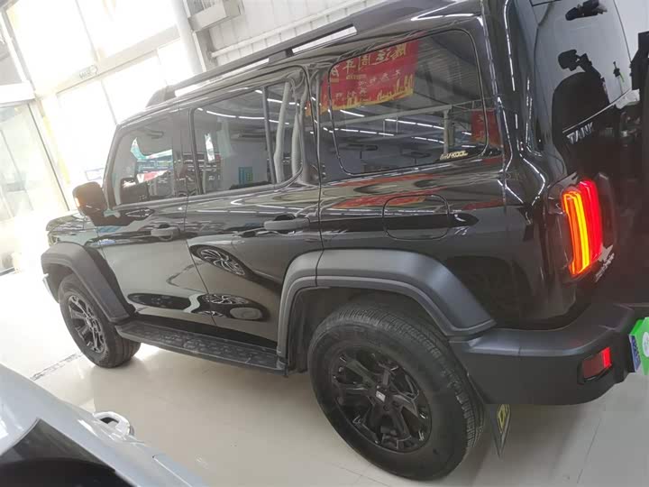 Фото 5 - Tank 300