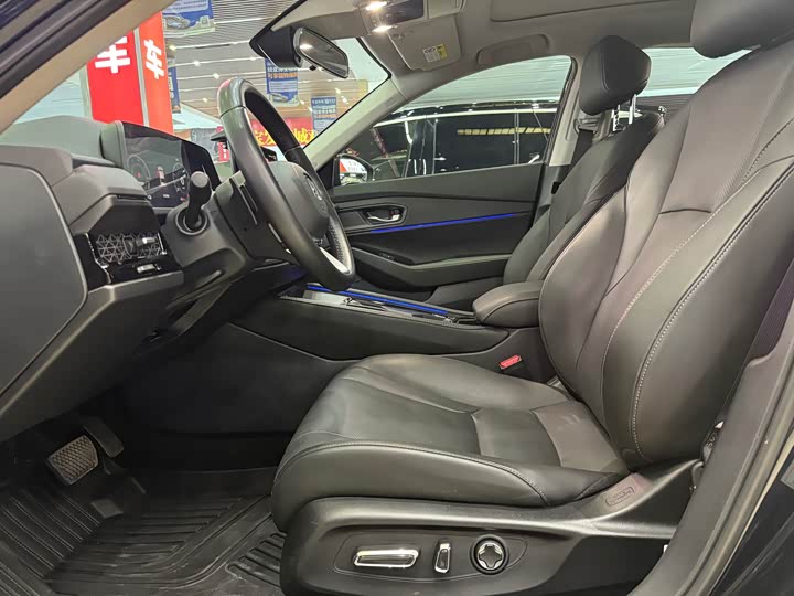 Фото 13 - Honda Accord Hybrid