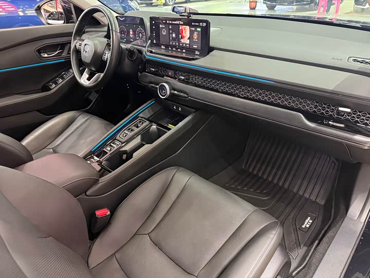 Фото 28 - Honda Accord Hybrid