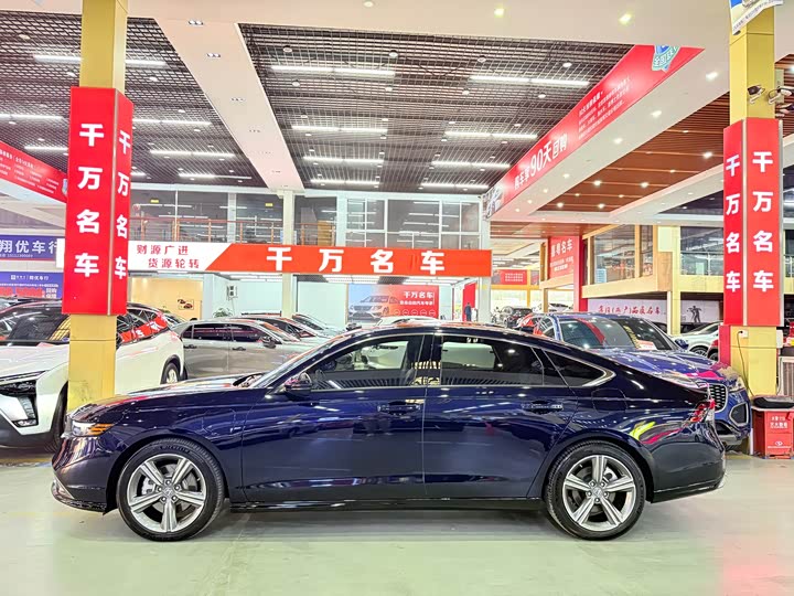 Фото 3 - Honda Accord Hybrid