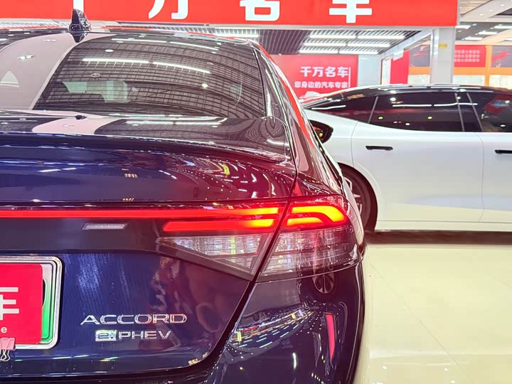 Фото 34 - Honda Accord Hybrid