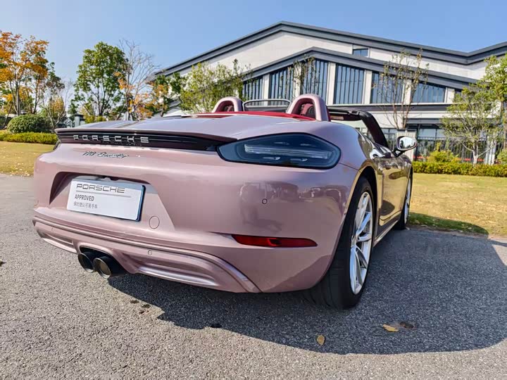 Фото 4 - Porsche 718