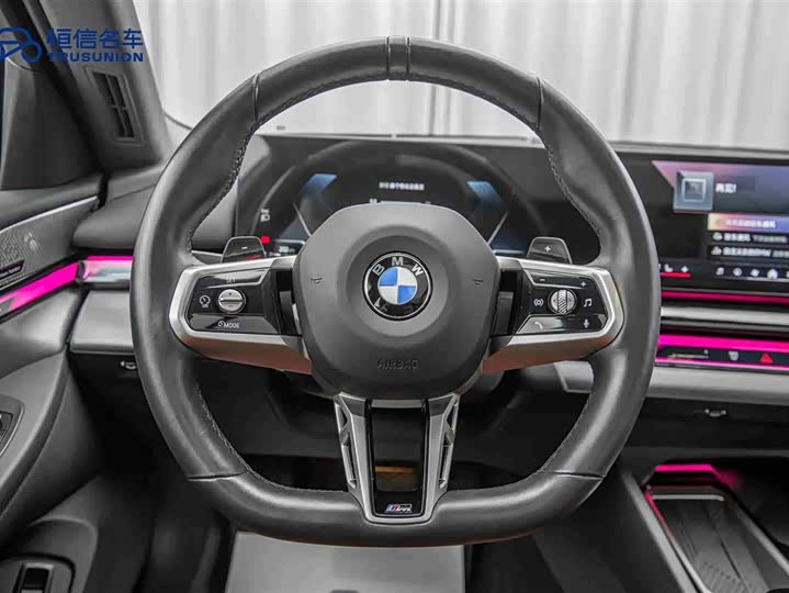 Фото 17 - BMW 5 Series