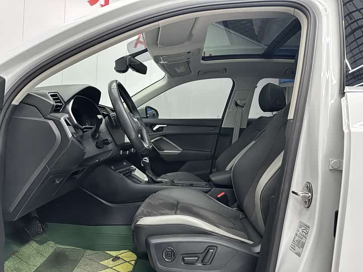 Фото 4 - Audi Q3