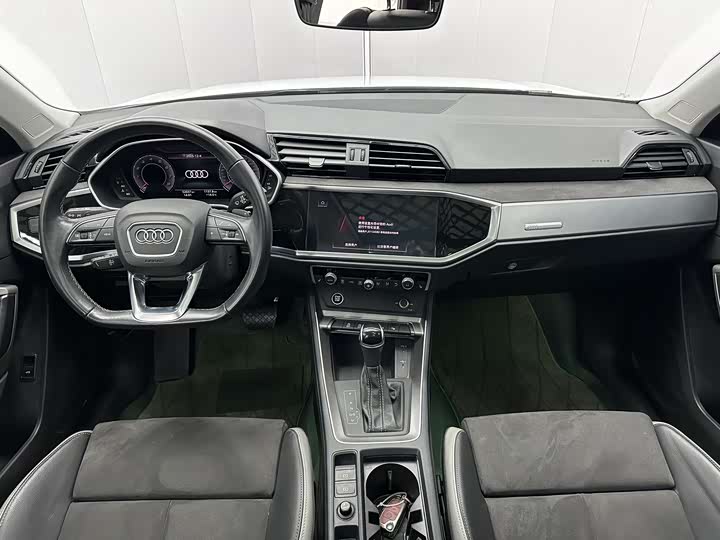 Фото 6 - Audi Q3