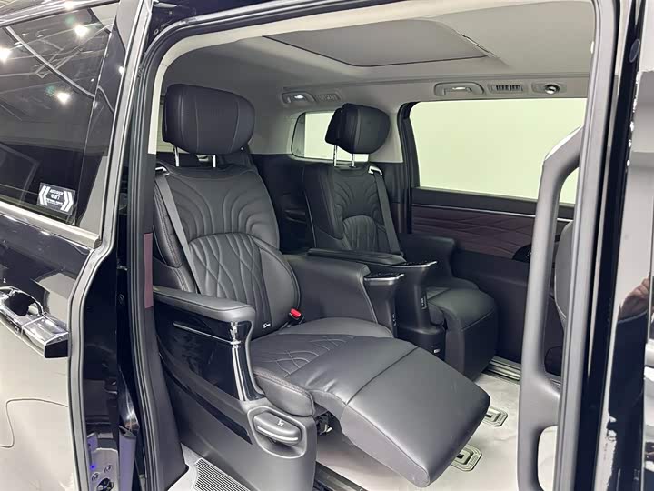 Фото 21 - GAC Trumpchi M8