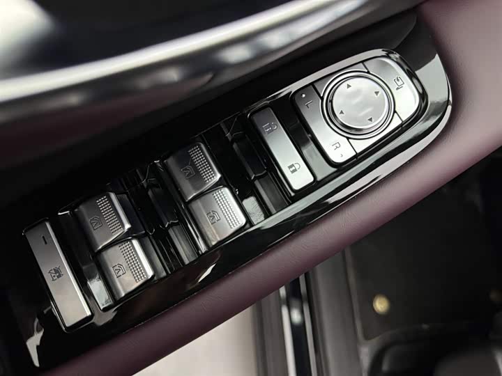 Фото 25 - GAC Trumpchi M8