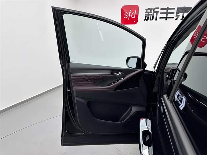 Фото 9 - GAC Trumpchi M8