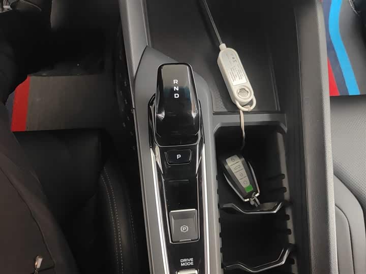 Фото 14 - Geely Binrui