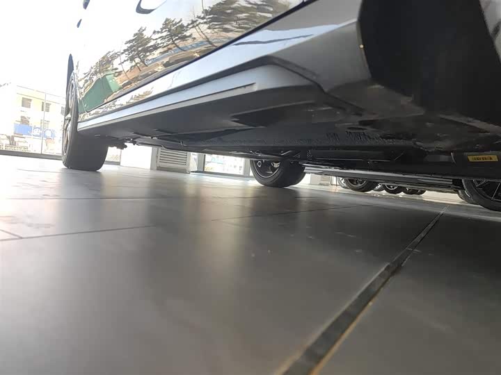 Фото 21 - Geely Binrui