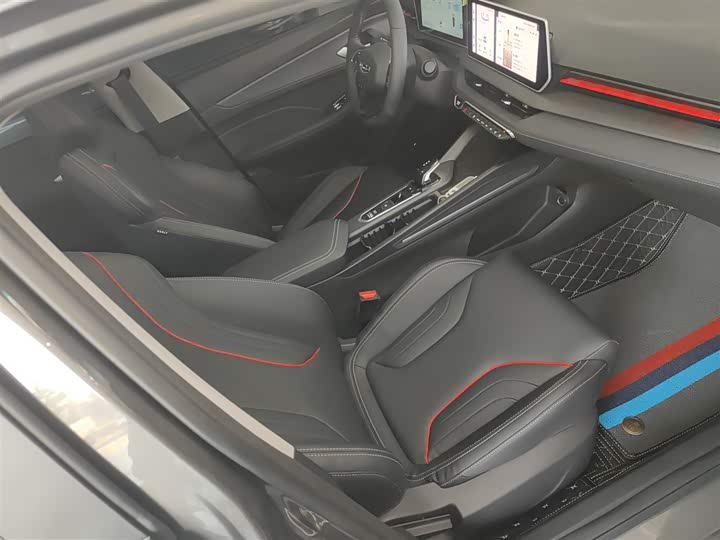 Фото 25 - Geely Binrui