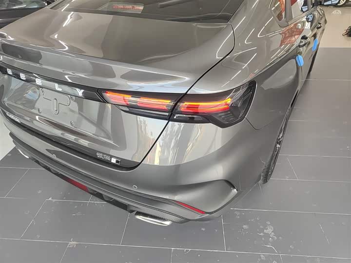 Фото 8 - Geely Binrui