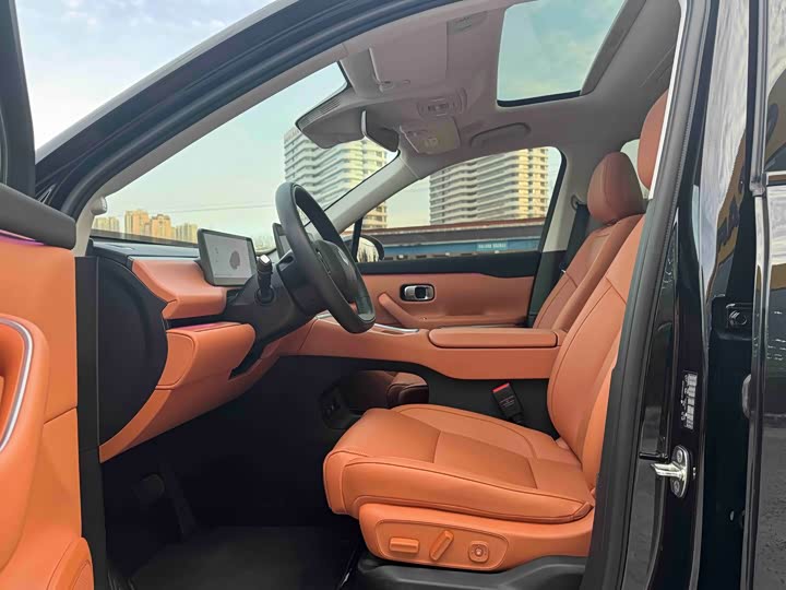 Фото 10 - Leapmotor C16