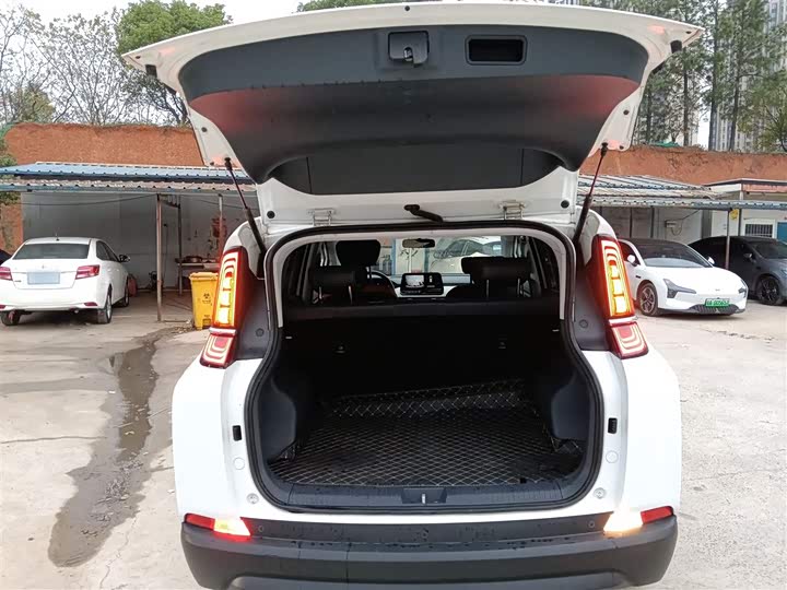 Фото 19 - Bestune NAT