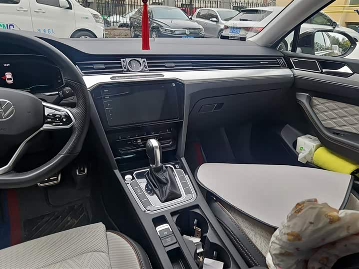 Фото 13 - Volkswagen Magotan