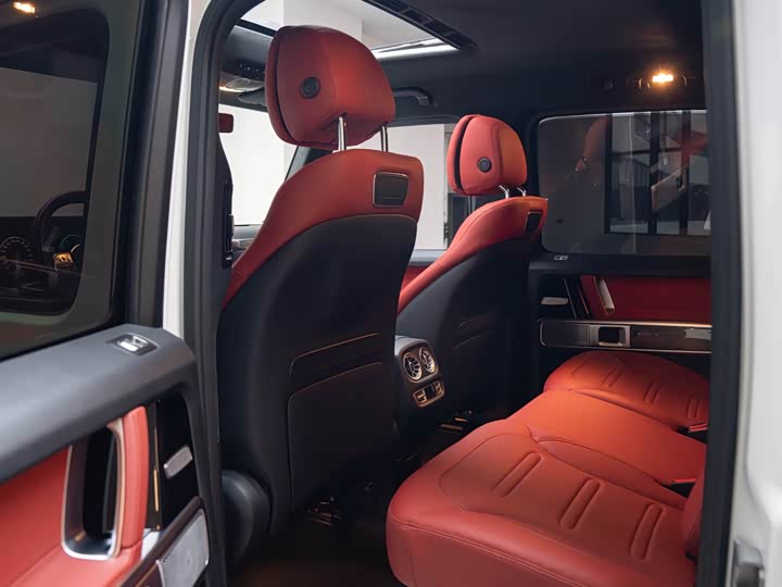 Фото 14 - Mercedes-Benz G-Class