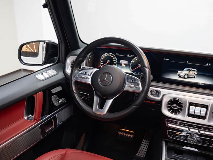 Фото 18 - Mercedes-Benz G-Class