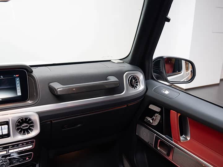 Фото 19 - Mercedes-Benz G-Class