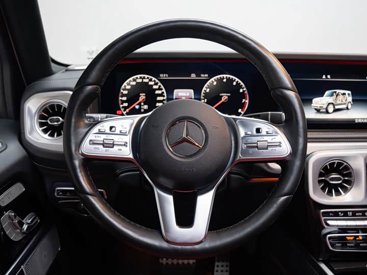 Фото 20 - Mercedes-Benz G-Class