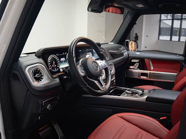 Фото 21 - Mercedes-Benz G-Class