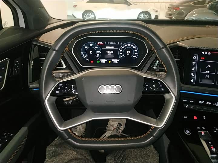 Фото 11 - Audi Q4 e-tron