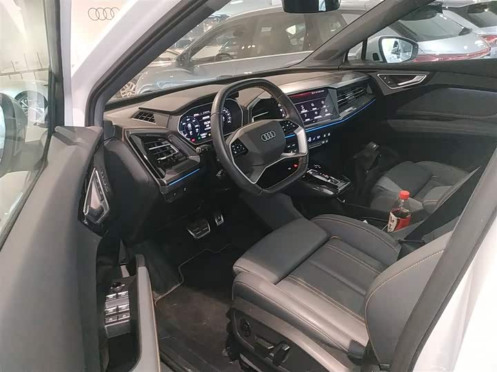 Фото 16 - Audi Q4 e-tron