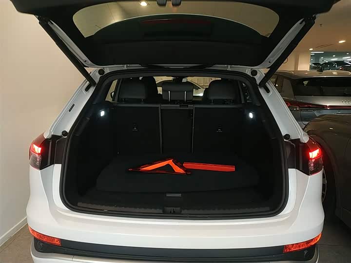 Фото 19 - Audi Q4 e-tron