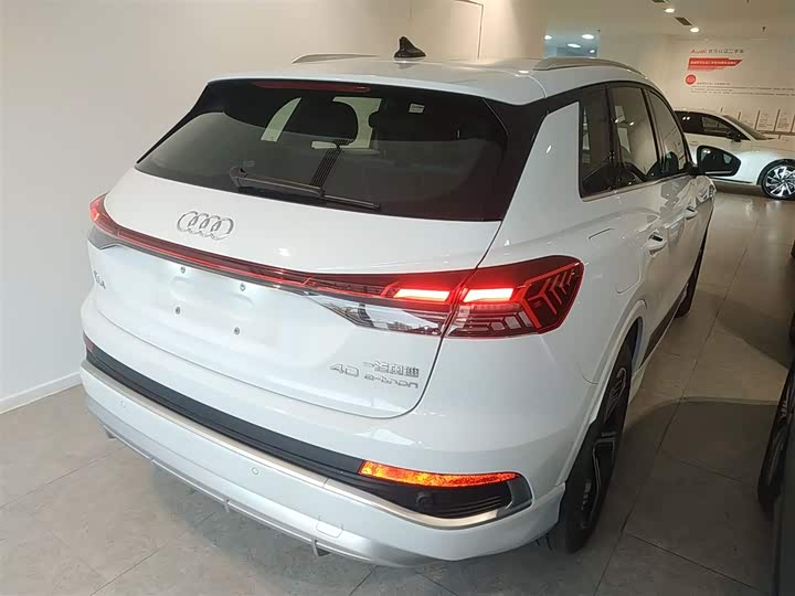 Фото 7 - Audi Q4 e-tron