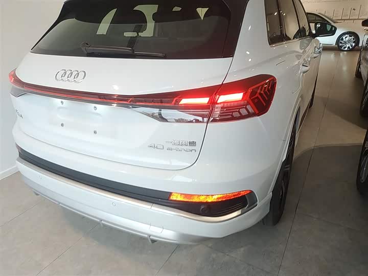 Фото 8 - Audi Q4 e-tron