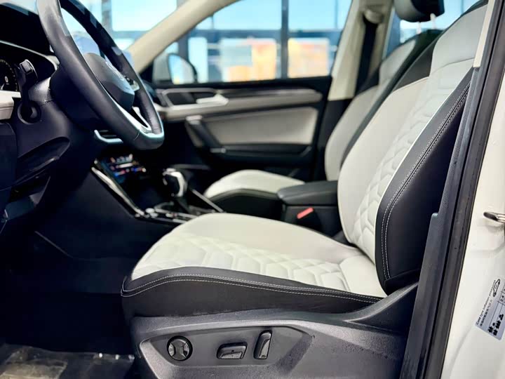 Фото 10 - Volkswagen Tayron