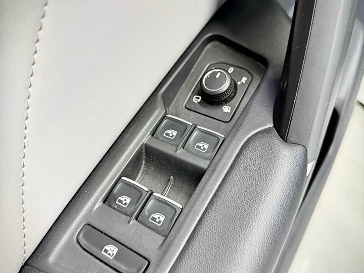 Фото 11 - Volkswagen Tayron