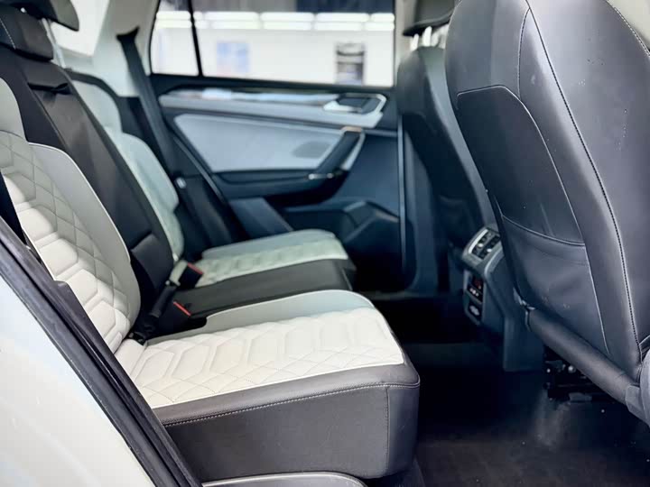 Фото 21 - Volkswagen Tayron