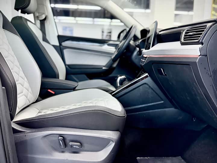 Фото 23 - Volkswagen Tayron