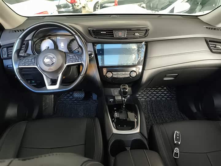 Фото 10 - Nissan X-Trail