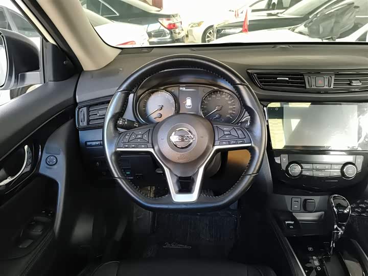 Фото 11 - Nissan X-Trail