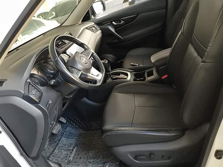 Фото 15 - Nissan X-Trail