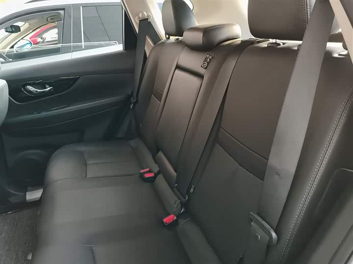 Фото 17 - Nissan X-Trail