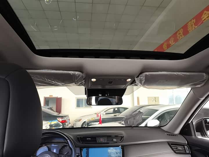 Фото 18 - Nissan X-Trail