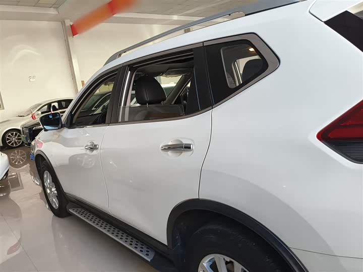 Фото 5 - Nissan X-Trail