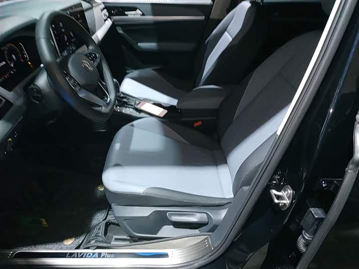 Фото 15 - Volkswagen Lavida