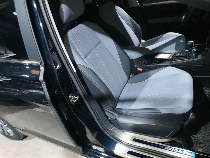 Фото 25 - Volkswagen Lavida