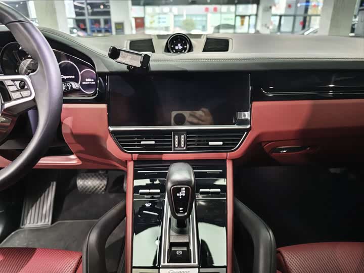 Фото 10 - Porsche Cayenne