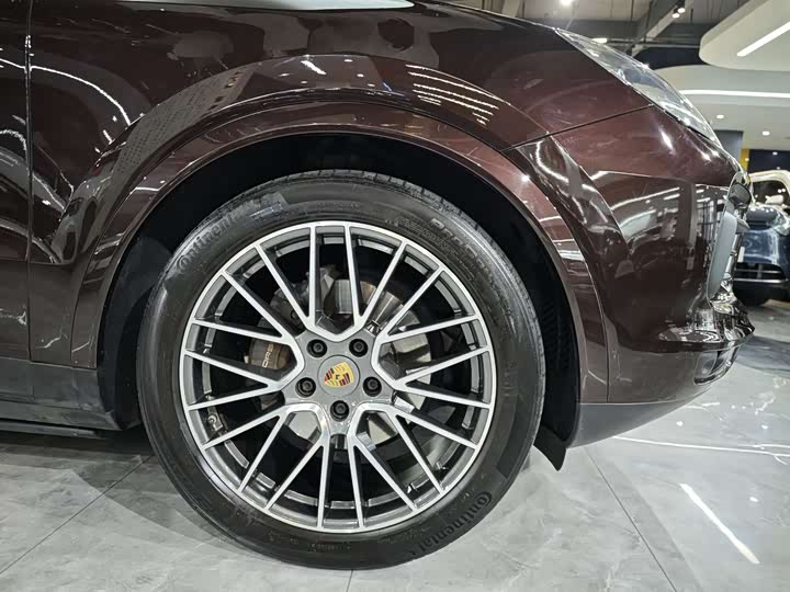 Фото 14 - Porsche Cayenne