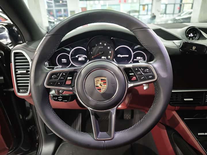 Фото 8 - Porsche Cayenne