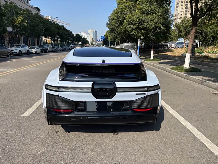 Фото 14 - HiPhi Z