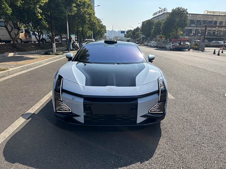 Фото 2 - HiPhi Z