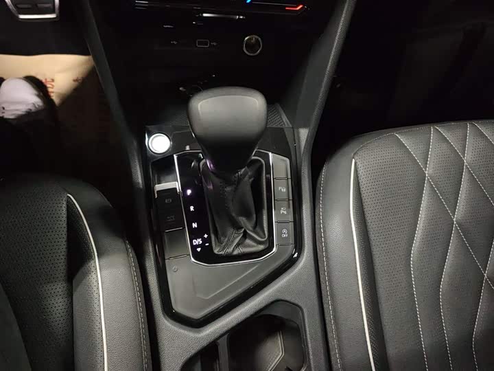 Фото 14 - Volkswagen Tiguan L Pro