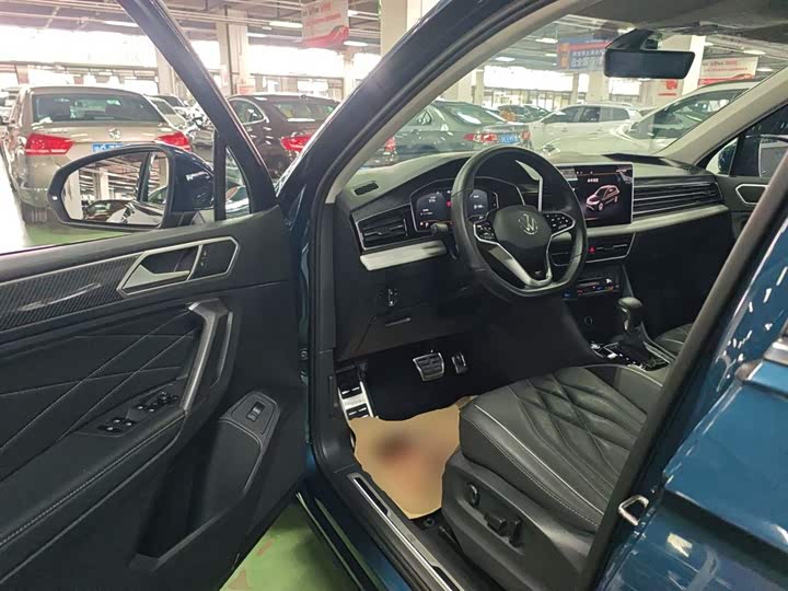 Фото 16 - Volkswagen Tiguan L Pro