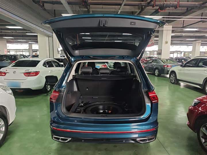 Фото 19 - Volkswagen Tiguan L Pro